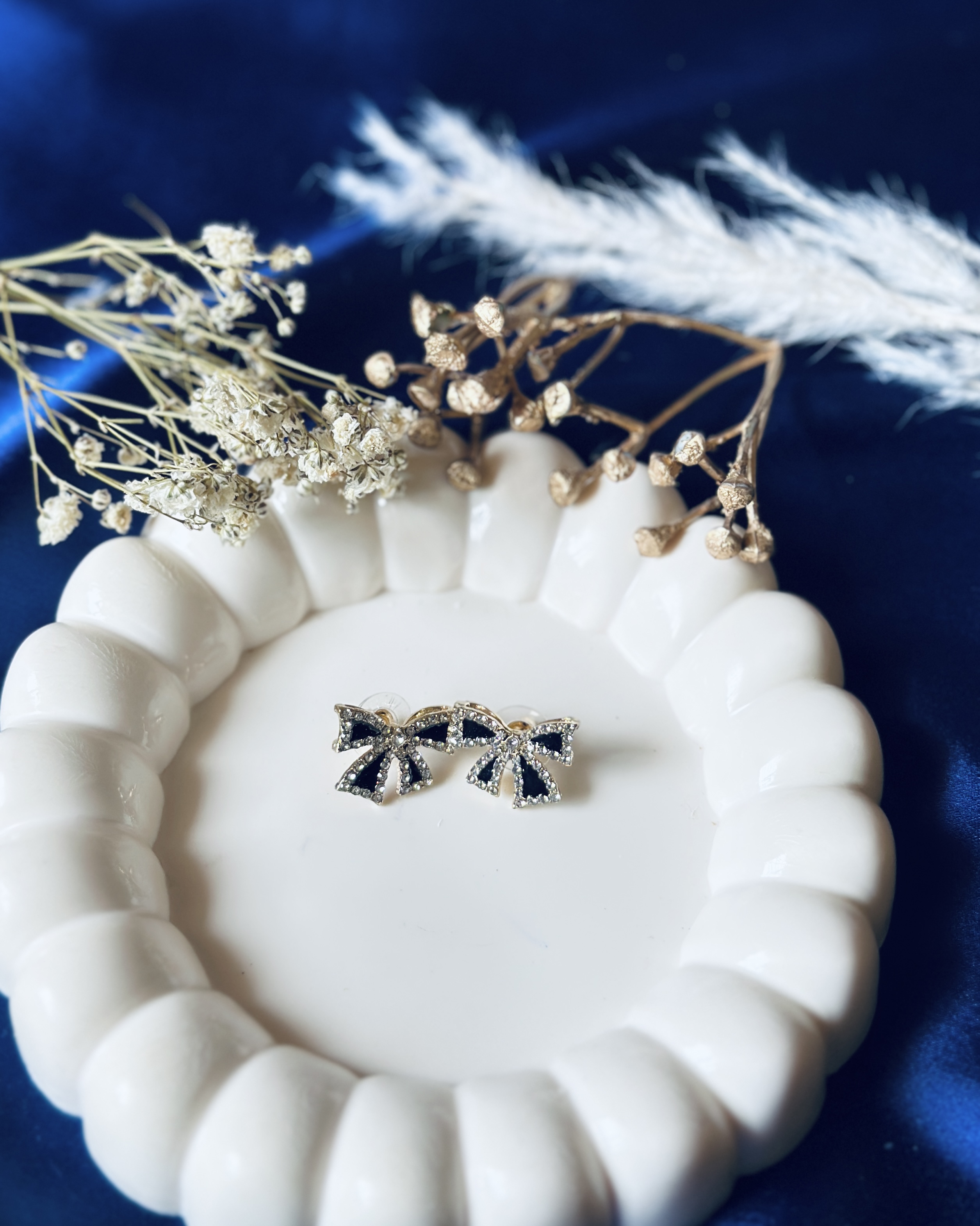 Noir Bow Crystal Earrings 💖