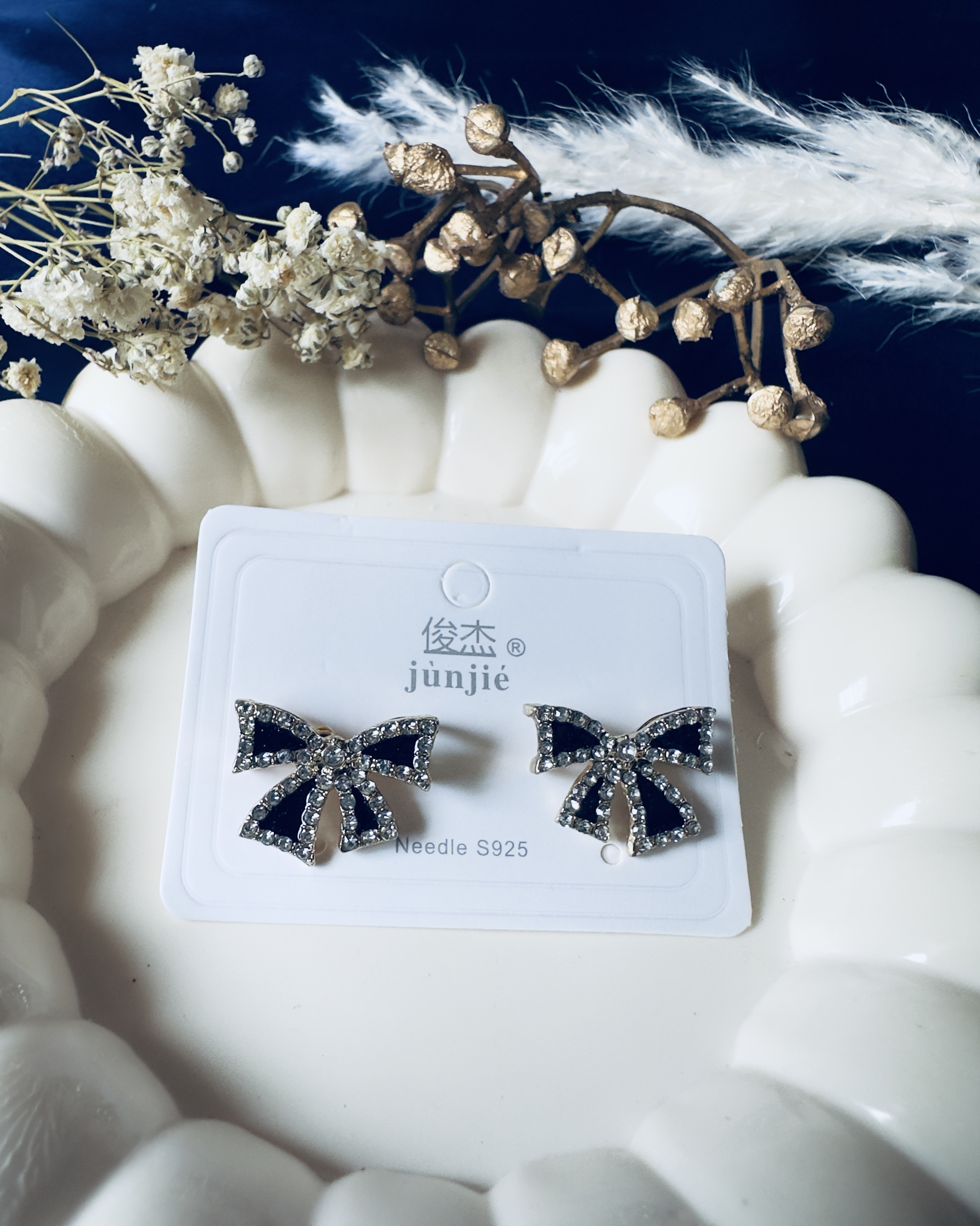 Noir Bow Crystal Earrings 💖✨